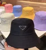 Boll Caps Designer Bucket Hat Ny hög kvalitet Rätt version Family Jacquard Letter Oversize Brim Bucket Hat Men and Women's Fashionable Sunshade Basin