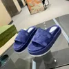 Lüks Tasarımcı Terlik Kadın Yaz Terlik Tasarımcı Erkekler Kalın Sole Terlik Anti Slip Yumuşak Sole Moda Terlikleri Yeni Terlik Sandalet Düz Ayakkabı 35-45