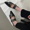 Femmes plates avec des chaussures Designer Luxury Buckle Fashion Ladies Flats Chaussures Slingback Point Toed Casual Female Sandals Mules 35-39