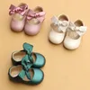 Kinesisk stil Bow-Knot Baby Born Toddler Girl Crib Shoes Pram Soft Sole Prewalker Anti-Slip Baby Shoes 240110