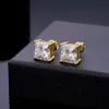 2022 Orecchini a bottone rotondi di alta qualità Fiore di rame all'ingrosso Orecchini placcati in oro 18k Micro inserto Cz Diamond Ice Out Stud