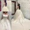 Charmoso vestido de casamento de cetim de renda árabe saudita ilusão mangas compridas com decote em v apliques vestidos de noiva trem catedral plus size vestido de casamento