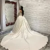 Charmoso vestido de casamento de cetim de renda árabe saudita ilusão mangas compridas com decote em v apliques vestidos de noiva trem catedral plus size vestido de casamento