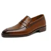 Scarpe eleganti slip on di lusso da uomo Scarpe mocassini italiane in vera pelle da uomo Scarpe casual da uomo formali Oxford di marca marrone nero 240110