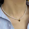 Collane con ciondolo Cuore nero Intarsio di zirconi Collana di perle imitazione per donna Collare Chiusura in acciaio inossidabile Colore oro