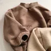 Hoodies tröjor vinter varma barn långärmad avslappnad tröjor solida pojkar flickor lösa pullover barn baby plus sammet tjock tröja h240508