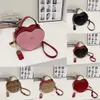 Sac rose fille petit sac d'épaule Fashion Love Love Heart-Shaped Purse Women Tote Sacs Hands Chain Designer Crossbody Sacs Cherry Strawberry Gift 240111