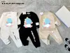 Brand Baby TrackSuits Designer Joks Sumps Suit Rozmiar 66-100 nowonarodzone z kapturem z kapturem i spodnie sportowe Jan10