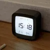 Digital Alarm Clock Backlight Kalender Desktop Table Tak Temperatur Fuktighet Mätare Elektronisk LCD för hemmakontor Batteri 240110