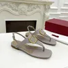 Sandali infradito di alta qualità Fondo piatto Punta pizzicata Scarpe da donna di design di lusso Fiocco decorativo in cristallo Cinturino alla caviglia Fibbia Sandali casual diapositive taglia 35-42 scatola