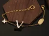 Kvinnor 18K Gold Plated Classic Fashion Charm Armband Four-Leaf Clover Designer Jewelry Elegant Pearlets armband för kvinnor Högkvalitet