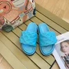 Designer Womans Slippers couples Pool Pillow slippers womens leather slides famous Platform sandal summer flat shoes fashion beach slippers slides