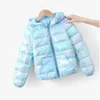 Пуховое пальто, зимняя теплая куртка с капюшоном для детей от 2 до 8 лет, модная детская одежда с буквенным принтом для мальчиков и девочек, корейская версия