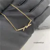 Designer Necklaces Womens Knot Drill Jewelry for Women Diamonds Necklace Complete Brand as Wedding Christmas Gift Chain