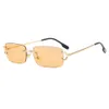 2024 Vierkante frameloze zonnebril met geslepen rand voor dames, Europese en Amerikaanse mode-INS-stijl straatfoto's, trendy zonnebrillen, gepersonaliseerde kleine glazen