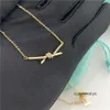 Designer Necklaces Womens Knot Drill Jewelry for Women Diamonds Necklace Complete Brand as Wedding Christmas Gift Chain