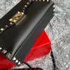 9A Bolsas de grife de qualidade Tote Designer Bag Lady Fashion Rivet Bags Luxury Tote Bags Bolsa de ombro High Sense Messenger Envelope Package