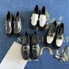 Designer klänningskor mode lyx varumärke kvinnor läder mules hästbit loafers hög kvalitet moccasin lägenheter bekväma retro casual party skor