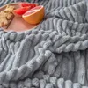 Gestreepte airconditioning comfortabele ultrazachte flanellen kleine deken seizoensgebonden kniedeken huishoudelijke bankdeken 240111