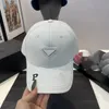 Fit Hat Luxury Beyzbol Kapağı Yaz Şapkası Casquette Mevcut Katı İşlemeli Mektuplar Güneş Koruyucu Şapka Pamuk Moda Şapkası Spor Boş Zamanlı Plaj Şapkası Seyahat Denim Kapakları