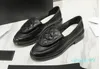 Designer Sandels kanalskor Kvinnor Cohide Top Quality Loafers Läder Kvinnokedja Mokassin Läderklänning Skor Lyxiga Mules Metal Button