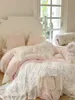 Romântico francês rosa flores bordado rendas babados conjunto de cama pelúcia calor veludo velo capa edredão conjunto folha fronha 240111