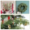 Decoratieve bloemen Kunstmatige pijnboomtakken Kerstgroen Planten Naalden Diy Cederprikkers Sprays Levering Kerstslinger Krans Ambacht