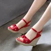 Sandaler Storlek 34-46 kilar Sandal Kvinnor Summer Platform Pumpar Böhmen Hög häl Ankel Strap Solid Flock Female Shoes Zapatos de Mujer