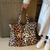 Sexig leoparddesign Big Korean Fashion Shopper Shopping Väskor för kvinnor handväska axelväska stor kapacitet tote 240111