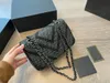 Luksusowa torba projektantka torba crossbody c torebka torebka damska torba na ramię norszatonowa torba łańcuchowa torba hobo torebka jest pierwszym wyborem dla pięknych dziewcząt