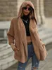 Maglieria da donna Cardigan sfocato invernale da donna Maglione in pile con orsacchiotto Mantella soffice con cappuccio Tasca grande con risvolto Elegante streetwear