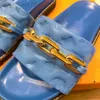 Designer-Sommer-Strand-Pool-Kissen zeigen neuen Stil, Luxus-Slipper, Damen-Prägung, Schuhe, Leder-Sandale, Sonnenuntergang, flache Gummi-Außensohle, Slides-Sandalen