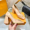 Designer-Kleiderschuh, Slingback-Sandale, Pumps, Damen-Einzelschuhe, Lackleder, quadratischer Kopf, Blockabsatz, Buchstabe, luxuriös, elegant, für Herren, klobige High Heels