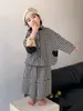 2024 Spring Girls Plaid Sets Sets Dzieci Lapel długie rękawa luźne spodni szerokopasmowe nogi 2pcs Dzieci kratowe swobodne stroje Z6636