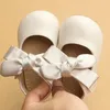 Kinesisk stil Bow-Knot Baby Born Toddler Girl Crib Shoes Pram Soft Sole Prewalker Anti-Slip Baby Shoes 240110