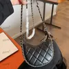 23p -nabrzeże designerka damska torba na ramiona skórzana diamentowe złoto sprzęt metalowy zapięcie luksusowa torebka Matelasse łańcuch crossbody torebka makijaż torebki 22/13 cm