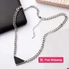 Designer Silver Mens Collier Femmes Triangle Mot Maternel Nouveau Punk Mens Émail Cool Street Dames Tendance Pendentif Collier Femmes Chaîne De Luxe Juif