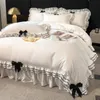 Volant in pizzo bianco stile coreano Nero Rosso Fiocco Set biancheria da letto principessa Copripiumino Gonna letto o lenzuolo con angoli Federe 240112