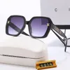 Gözlük için Tasarımcılar Popüler Mektup Güneş Gözlüğü Kadın Gözlükler Moda Metal Güneş Gözlükleri Kutu Çok İyi Hediye 6 Renk