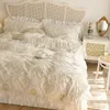 Winter Soft Carved Velvet Fleece Princess Wedding Bed Skirt Bedding Set Duvet Cover Quilt Bedspread Linen Pillowcases 240112