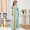 Abbigliamento etnico Abito da donna con scollo a V ricamato Abaya musulmano Temperamento casual Abito a maniche lunghe stile mediorientale semplice