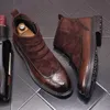 Hommes automne hiver nouveau mi-aide Brogues Style britannique à semelles épaisses bottes courtes hommes décontracté haut-haut en cuir bottes 10A27