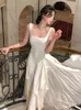 Casual klänningar kvinnor franska elegant fyrkantig hals ruffles sommar en linje kväll fest vit mode prinsessa födelsedag kläder