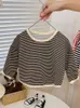 Pullover trendig design barn kläder tröja koreanska lösa mode barn lång ärm toppar pullover crewneck girl boy blus 1-6 agel2401