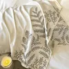 Set di biancheria da letto di lusso in cotone egiziano al 100% con foglie ricamate, copripiumino con fascia elastica, lenzuolo, federe, set morbido 240112