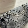 Bolso de mezclilla Bolso de hombro de diseñador para mujer 29 cm Hardware de diamante Hebilla de metal Bolso de lujo Bolso cruzado con cadena Matelasse Bolso casual de calle Bolsos de viaje para aeropuerto Sacoche