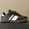 2024 Zapatos para niños Casual Sambas Running Boys Zapatillas de deporte Vegans Gazelles Niños Jóvenes Big Kid Zapato Niños pequeños Preshcool Runner Gum Trainers Negro