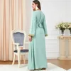 Abbigliamento etnico Abito da donna con scollo a V ricamato Abaya musulmano Temperamento casual Abito a maniche lunghe stile mediorientale semplice