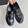 Mocasines de diseñador Monolith de cuero cepillado Mocasines para mujer Zapatos sin cordones Mujer Oxford Chunky Caucho Lujo Mate Suela Plataforma Fiesta Zapato de boda