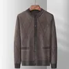 Maglione cardigan a maniche lunghe da uomo autunno Maglione girocollo a quadri con diamanti moda Maglione casual da uomo d'affari 240111